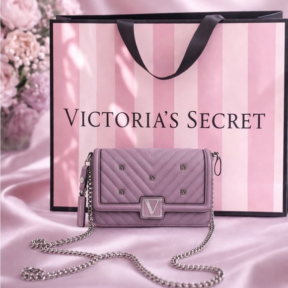 Victoria's Secret Mini Shoulder Bag Purse Crossbody V Quilt Logo in Lavender NWT - Picture 10 of 11